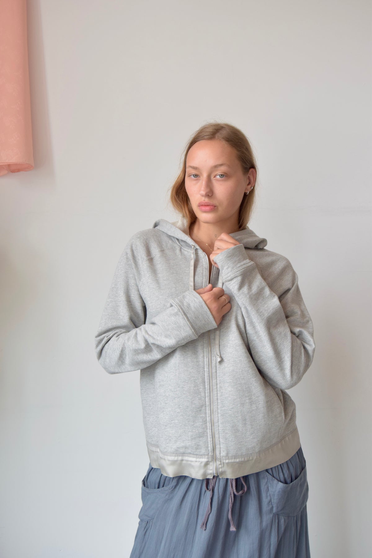 BCBG CLASSIC VINTAGE GREY COTTON ZIP UP HOODIE
