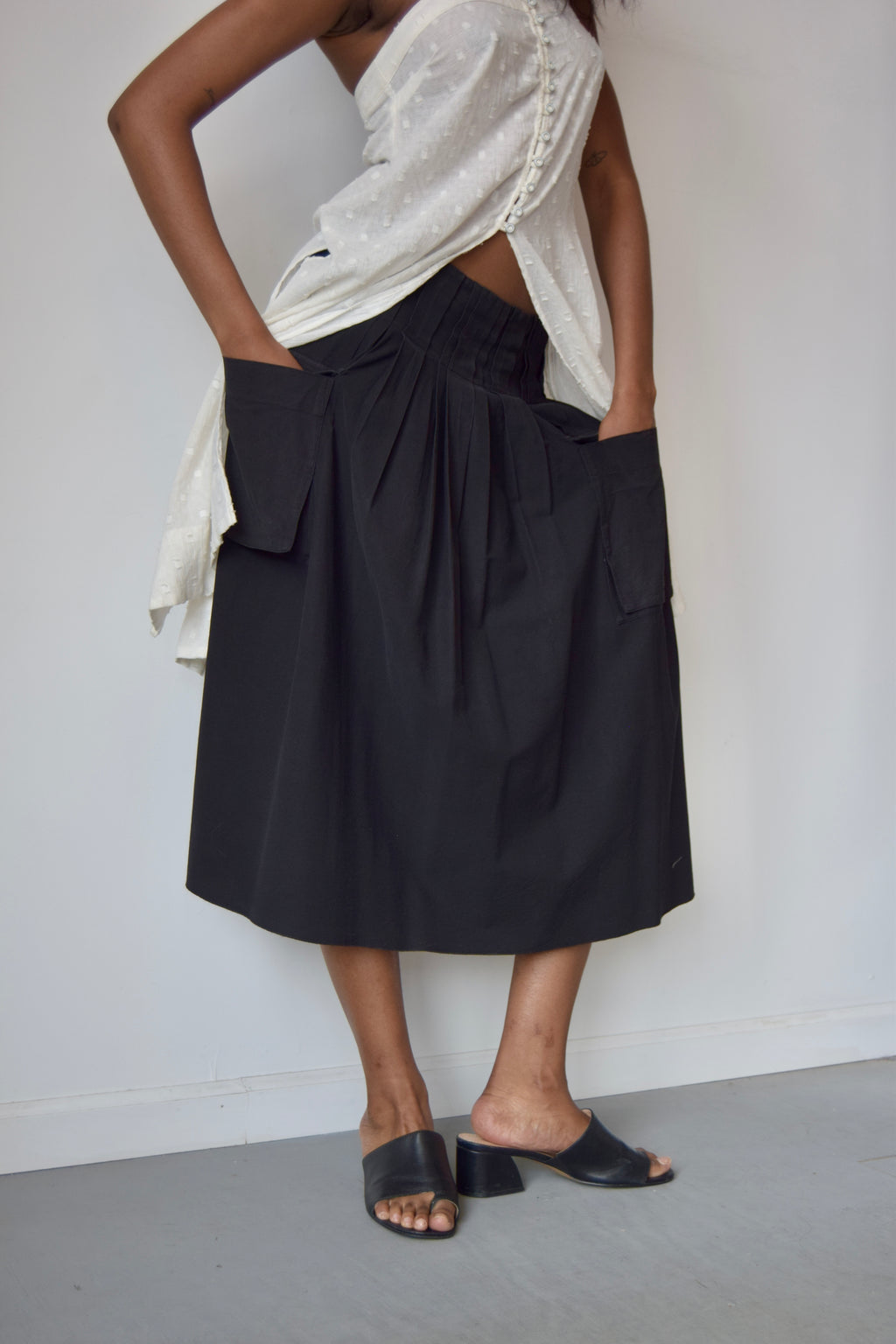 PRADA BLACK WAIST PLEATED MIDI SKIRT WITH FRONT POCKETS