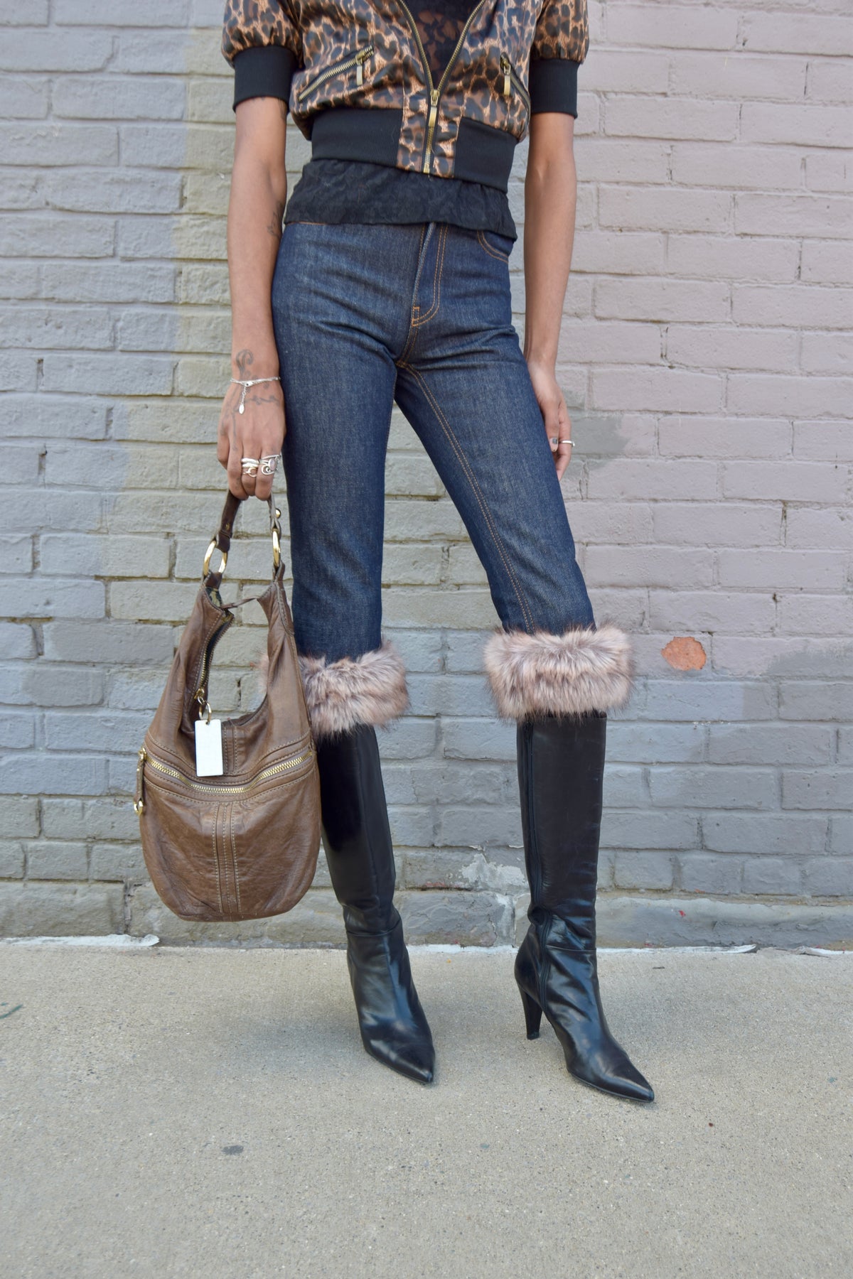 COPERNI DARK WASH DENIM CAPRI WITH FUR TRIM