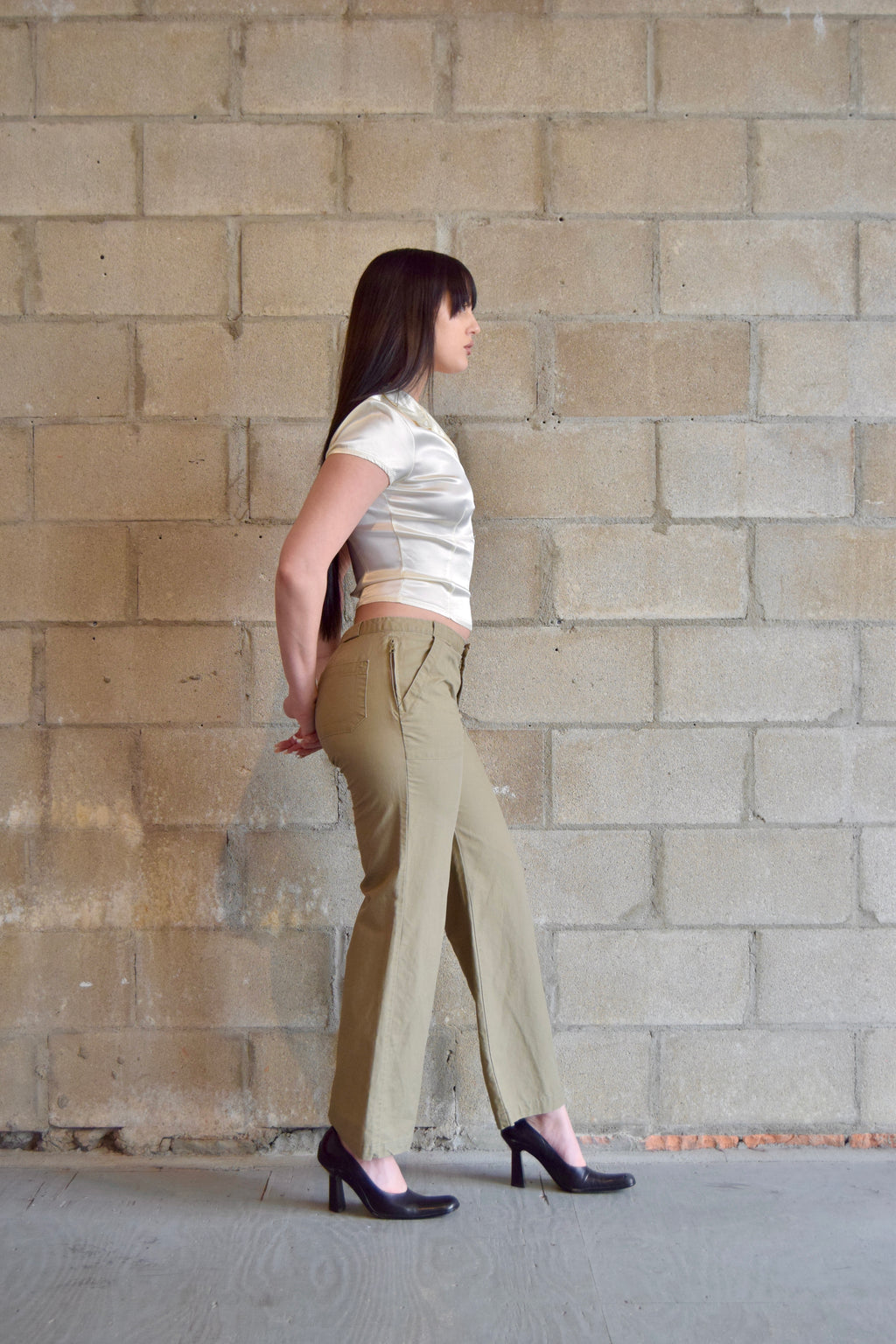 GAP CLASSIC LOW WAISTED KHAKI SLACKS