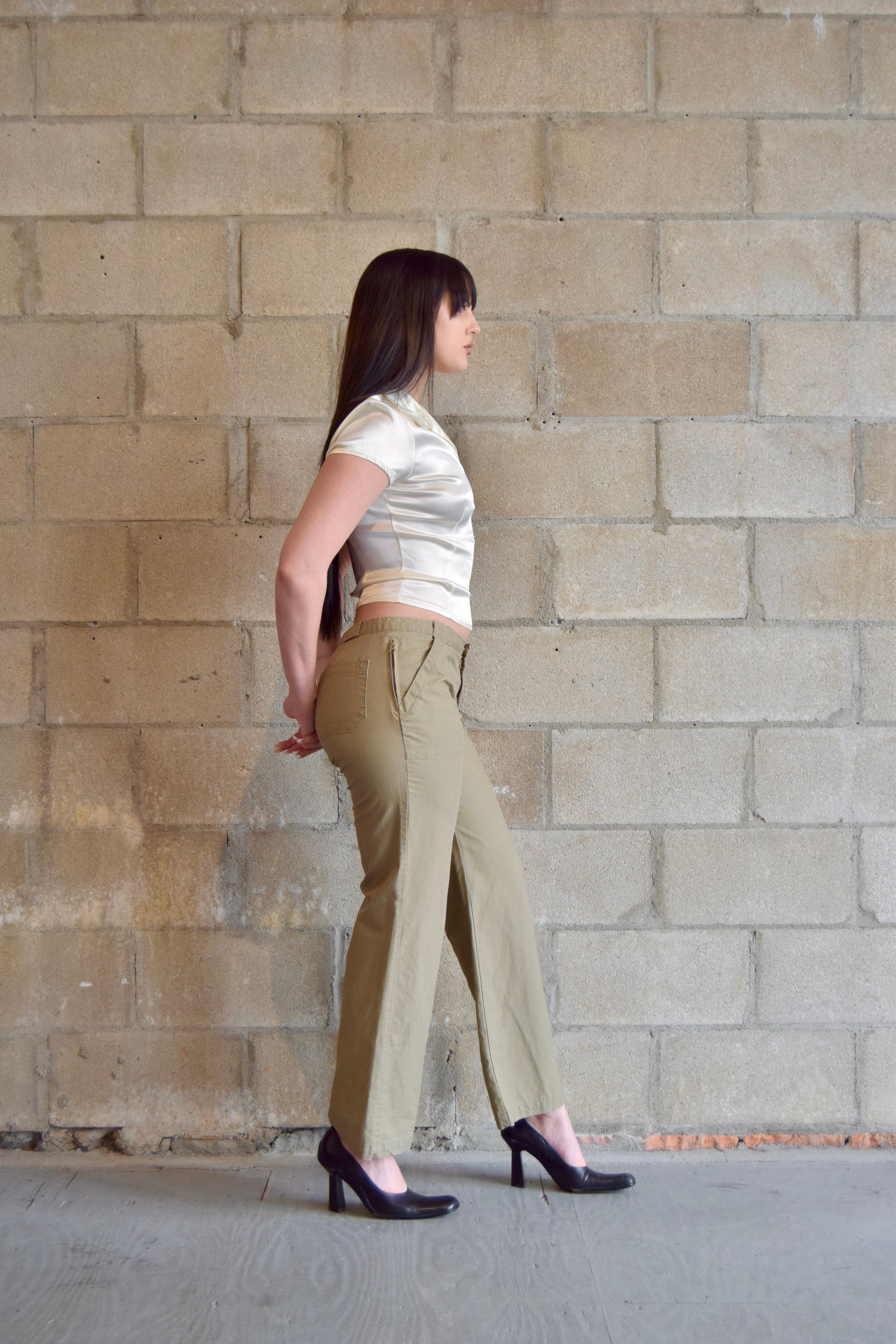 GAP CLASSIC LOW WAISTED KHAKI SLACKS