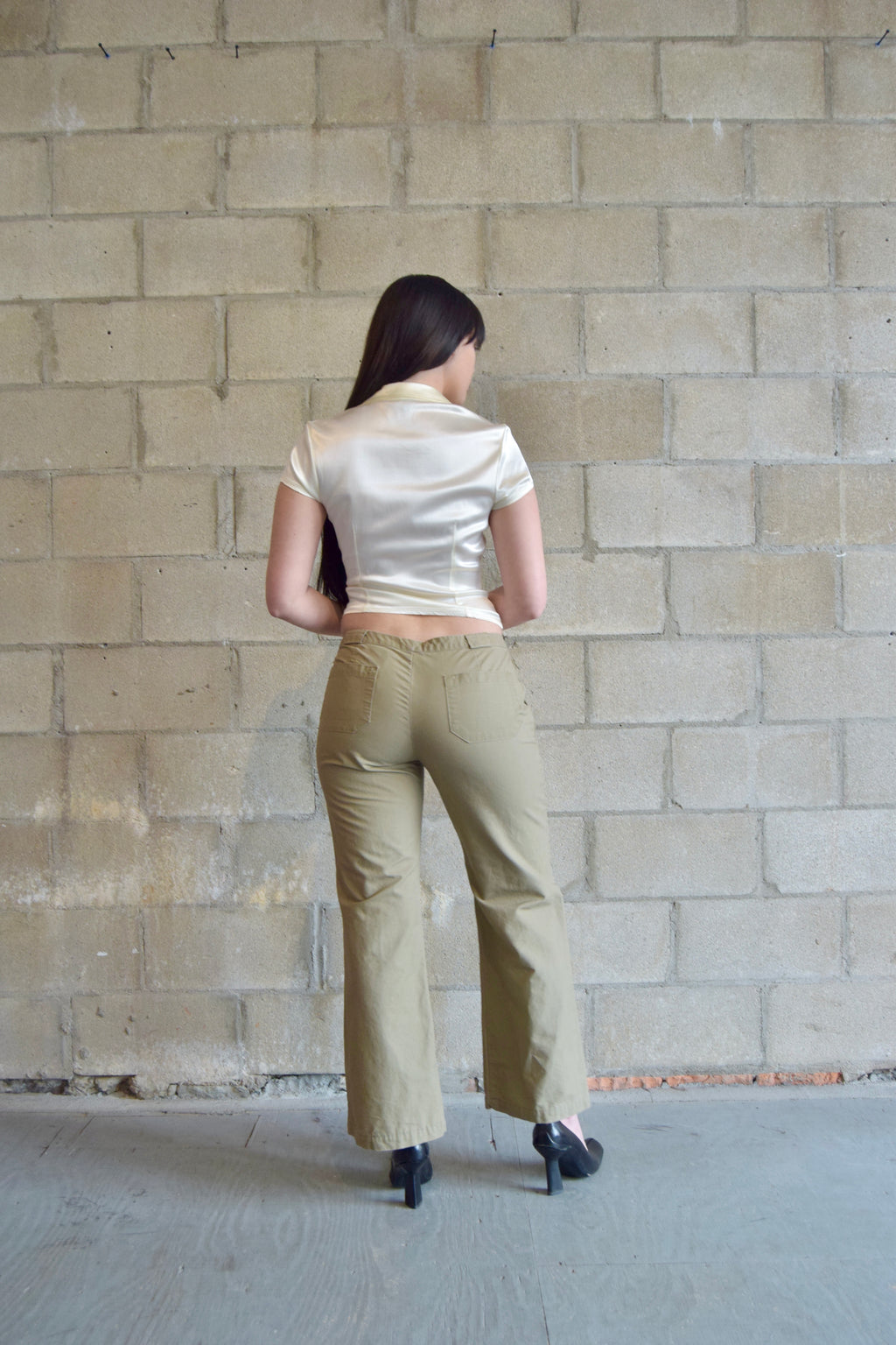 GAP CLASSIC LOW WAISTED KHAKI SLACKS