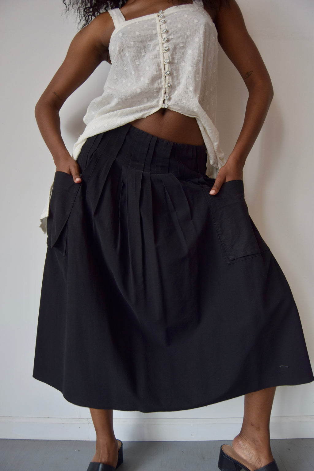 PRADA BLACK WAIST PLEATED MIDI SKIRT WITH FRONT POCKETS