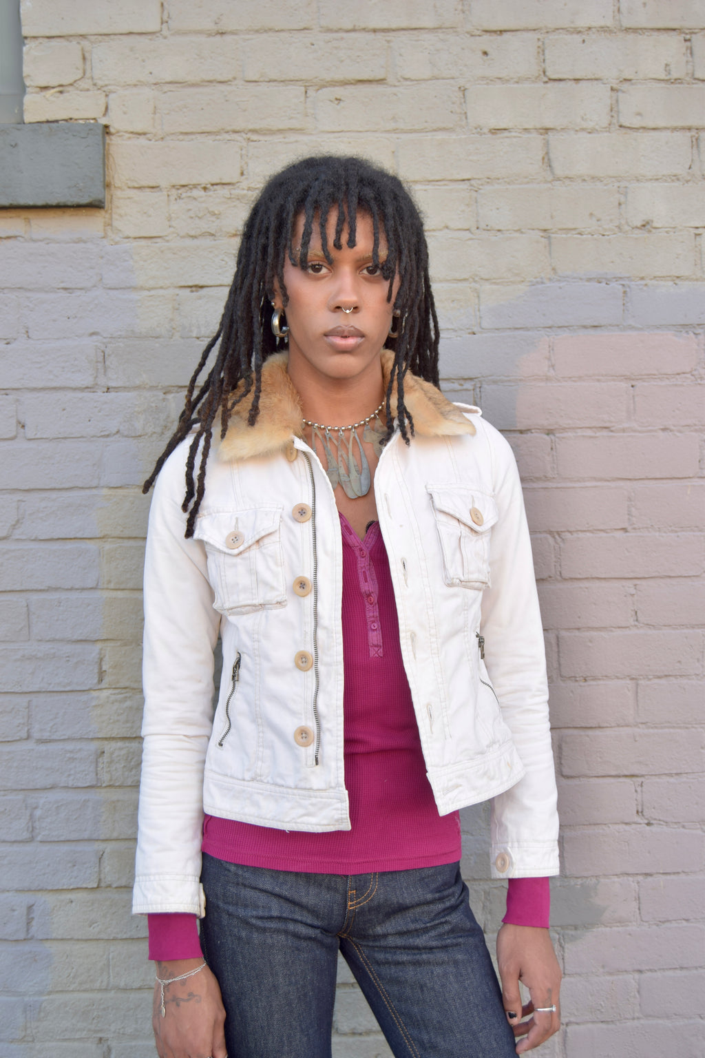 IZZUE WHITE BUTTON DOWN COTTON JACKET WITH FUR COLLAR
