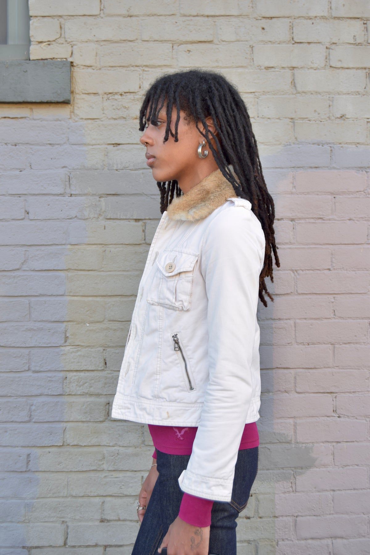 IZZUE WHITE BUTTON DOWN COTTON JACKET WITH FUR COLLAR
