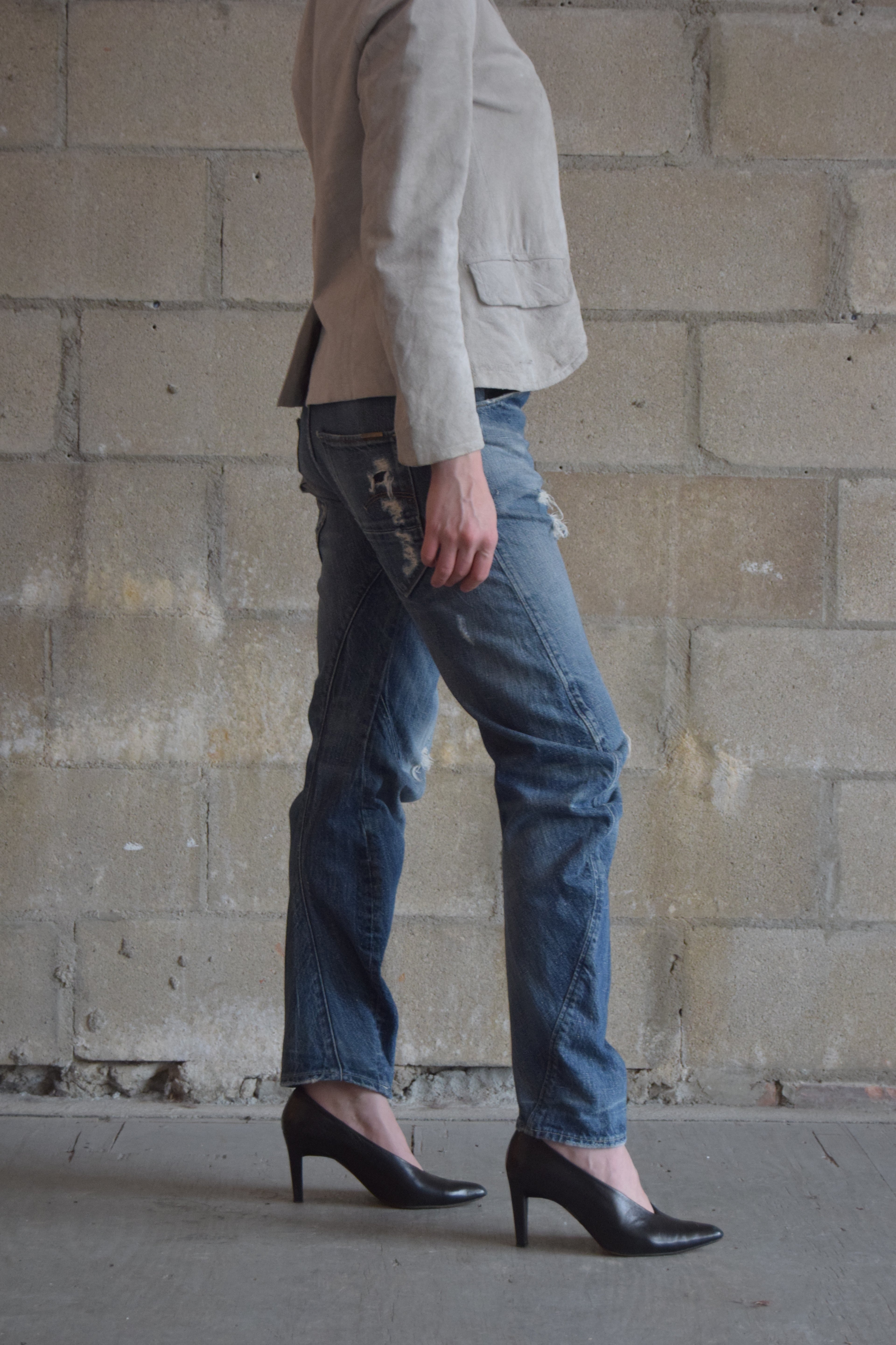 G-STAR DISTRESSED CURVED JEANS