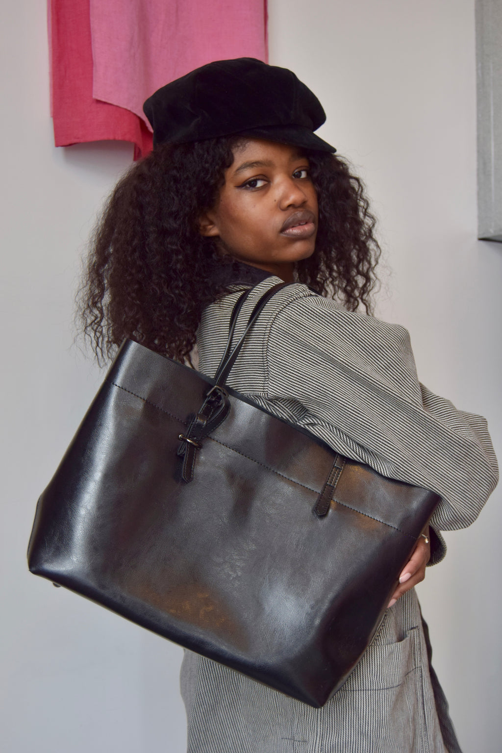 KATTEE BLACK CLASSIC LEATHER TOTE