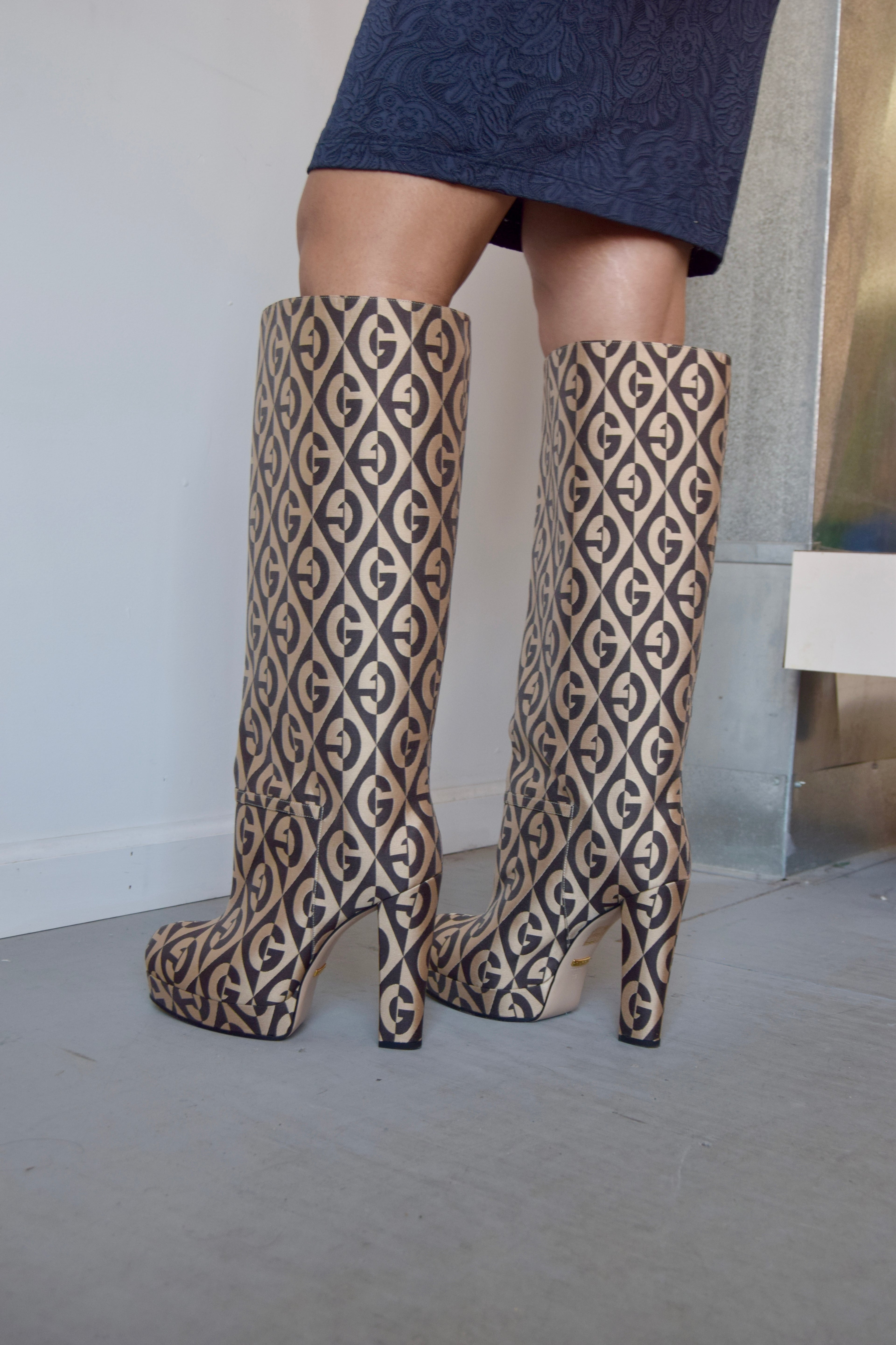 GUCCI BROWN AND TAN LEATHER LINED LOGO BOOTS