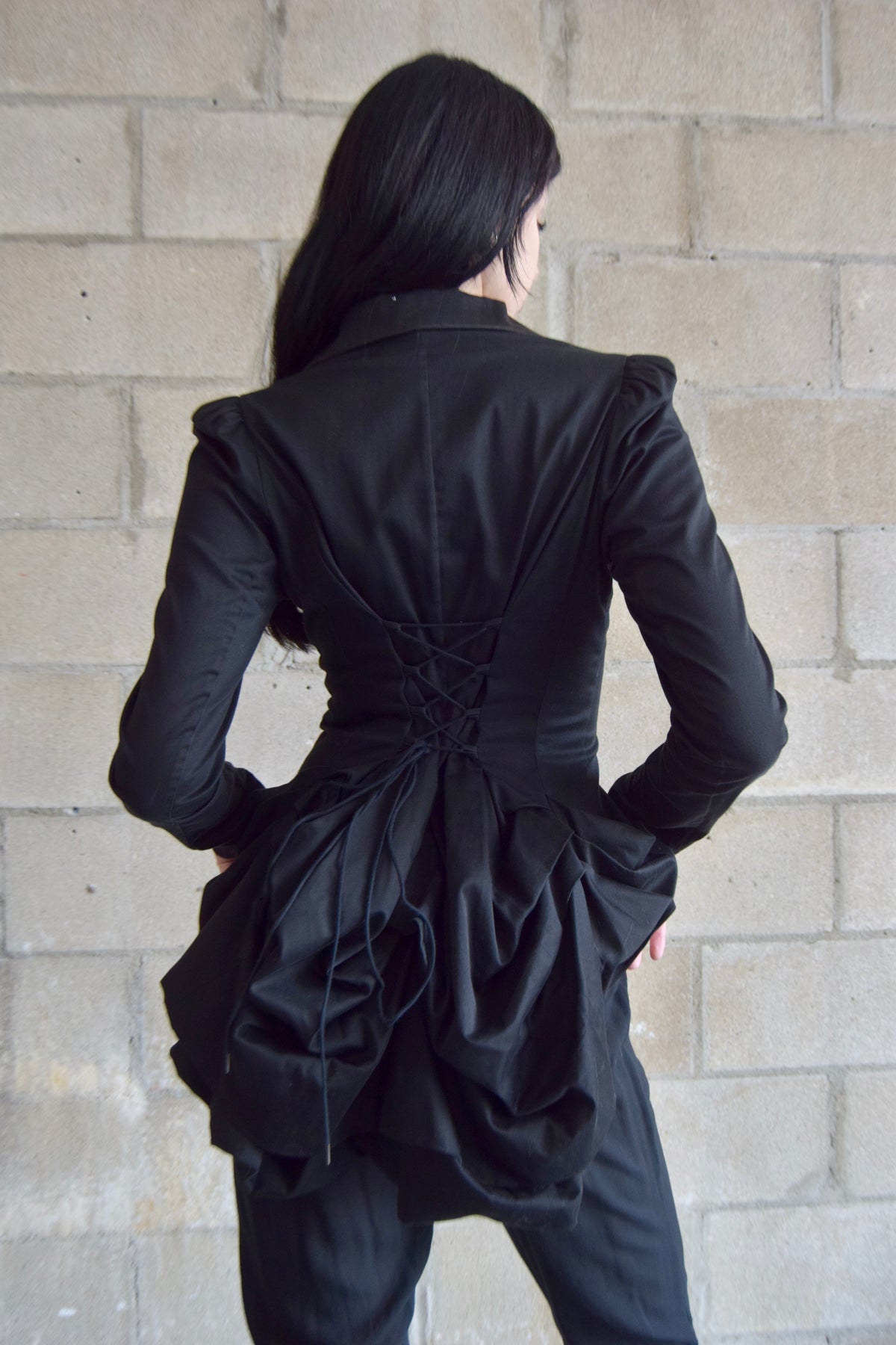 BETSEY JOHNSON BLACK CORSET BACK BUTTON DOWN PEACOAT