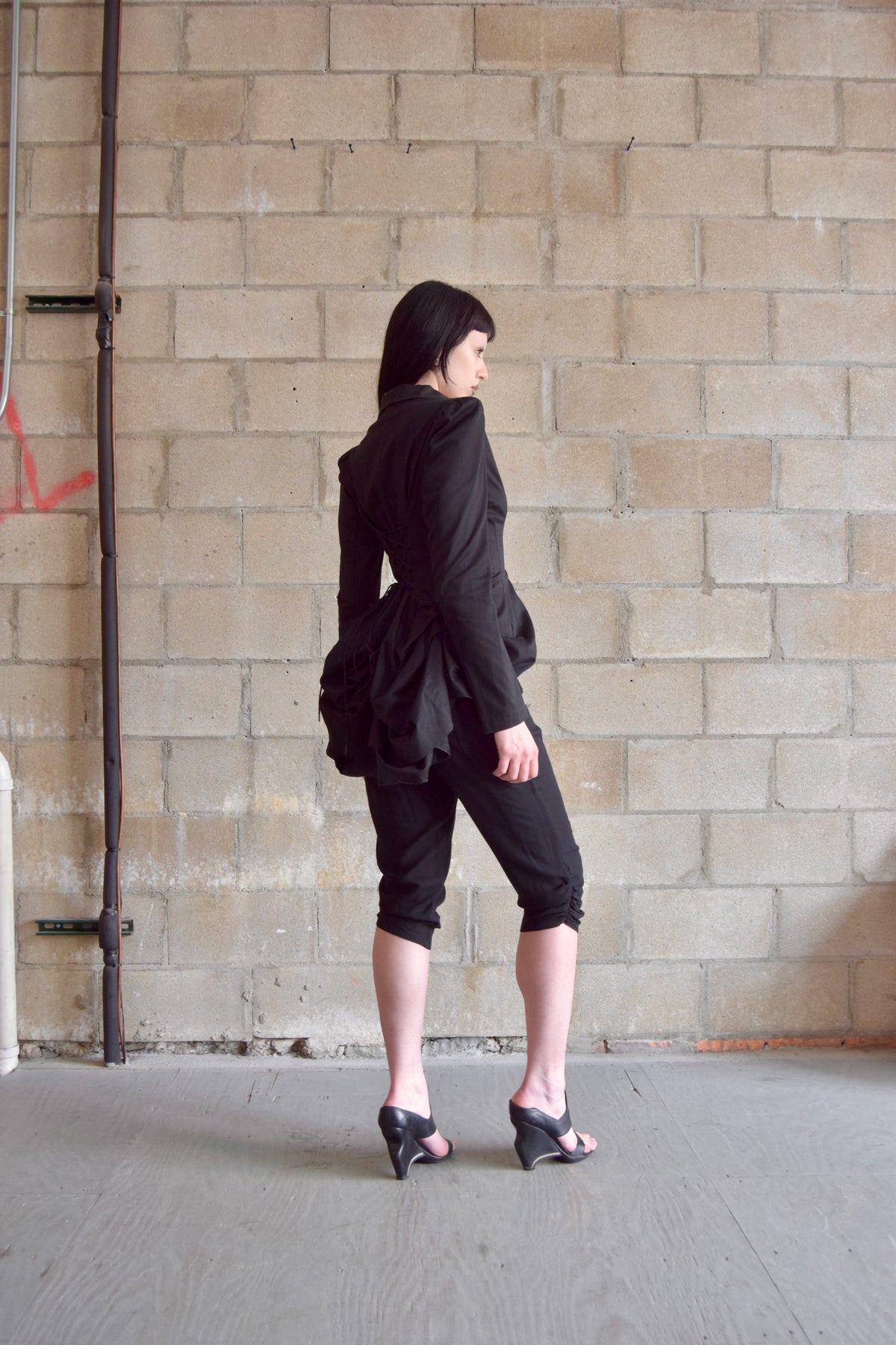 BETSEY JOHNSON BLACK CORSET BACK BUTTON DOWN PEACOAT
