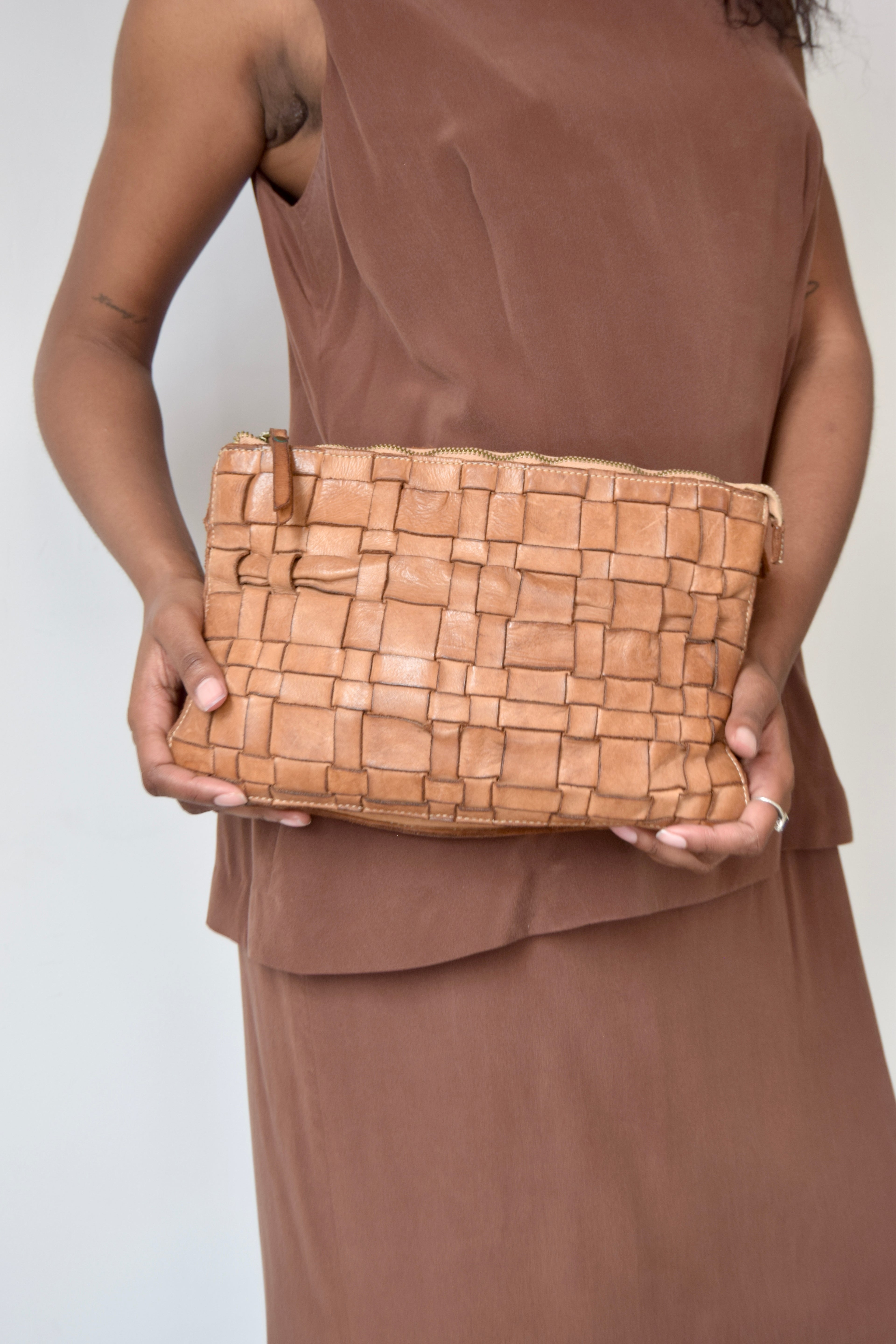 COSTANZA ROTA BROWN LEATHER WOVEN CROSSBODY BAG