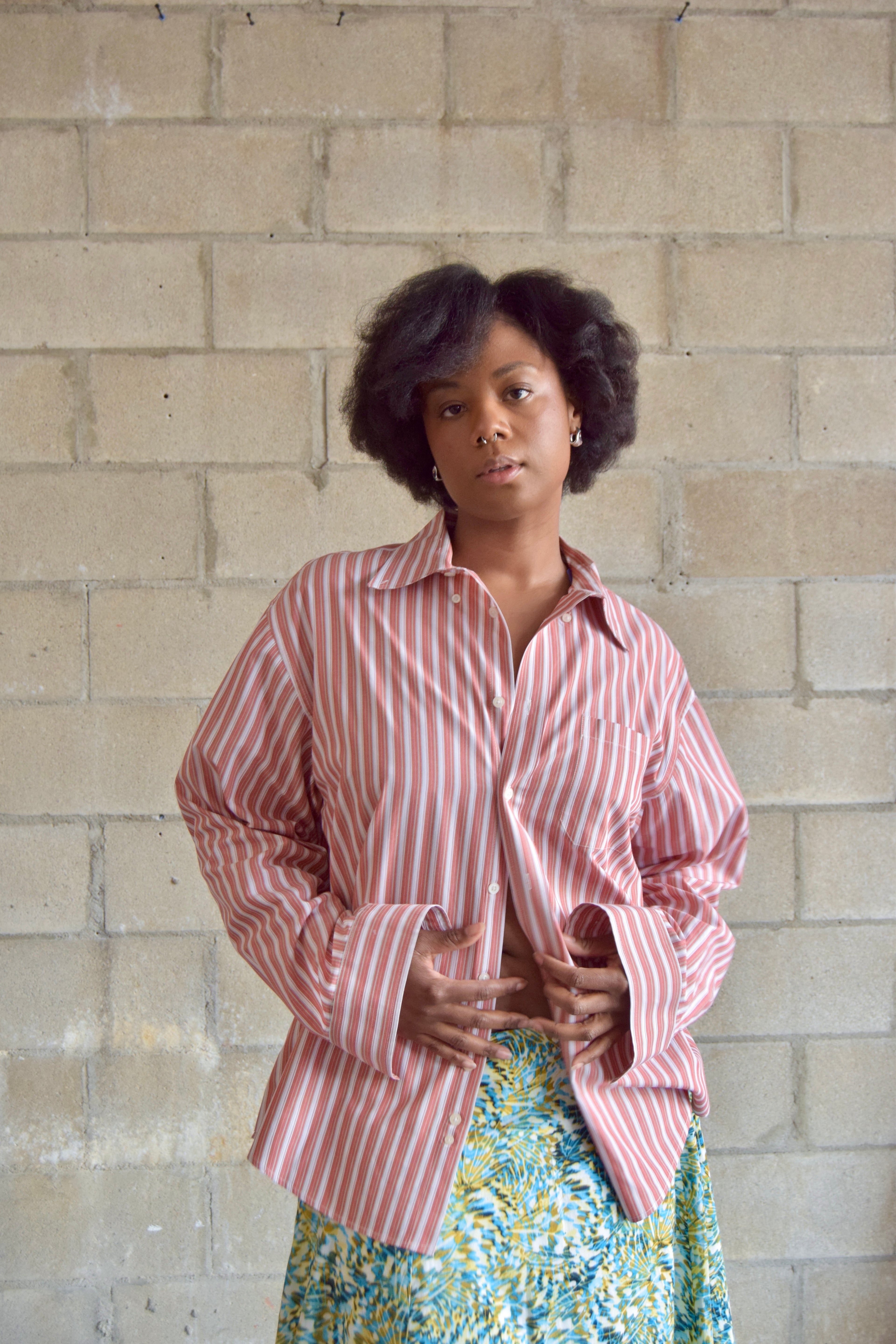 HAGGAR SALMON AND WHITE STRIPED BUTTON DOWN