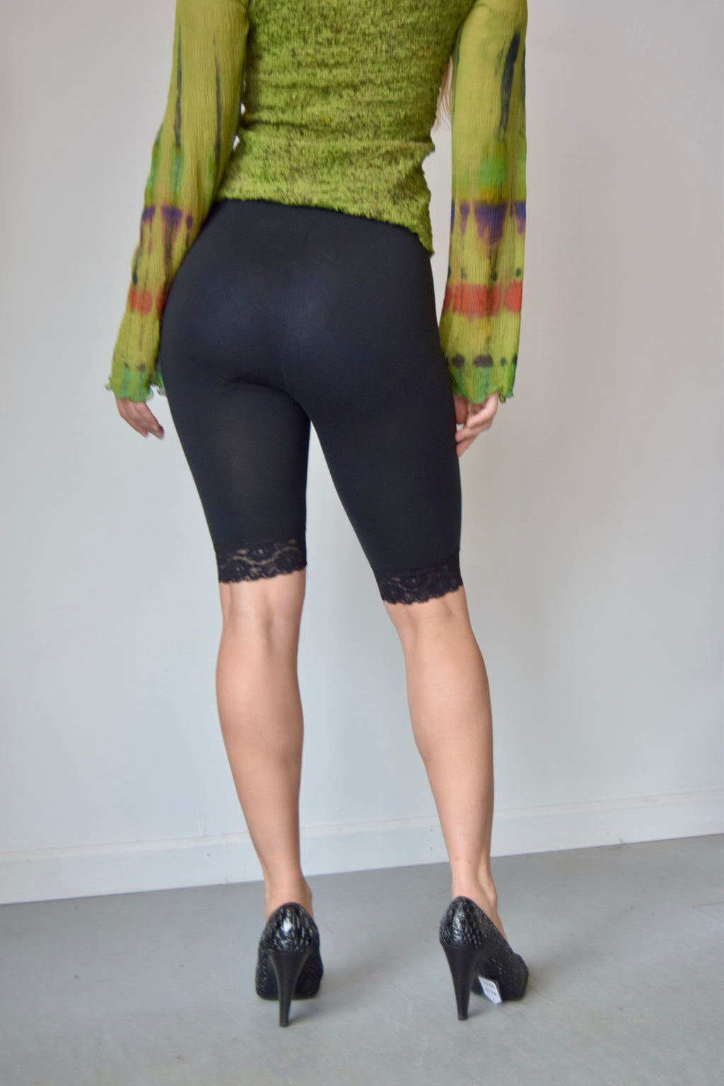 MARIKA BLACK LACE TRIM CAPRIS