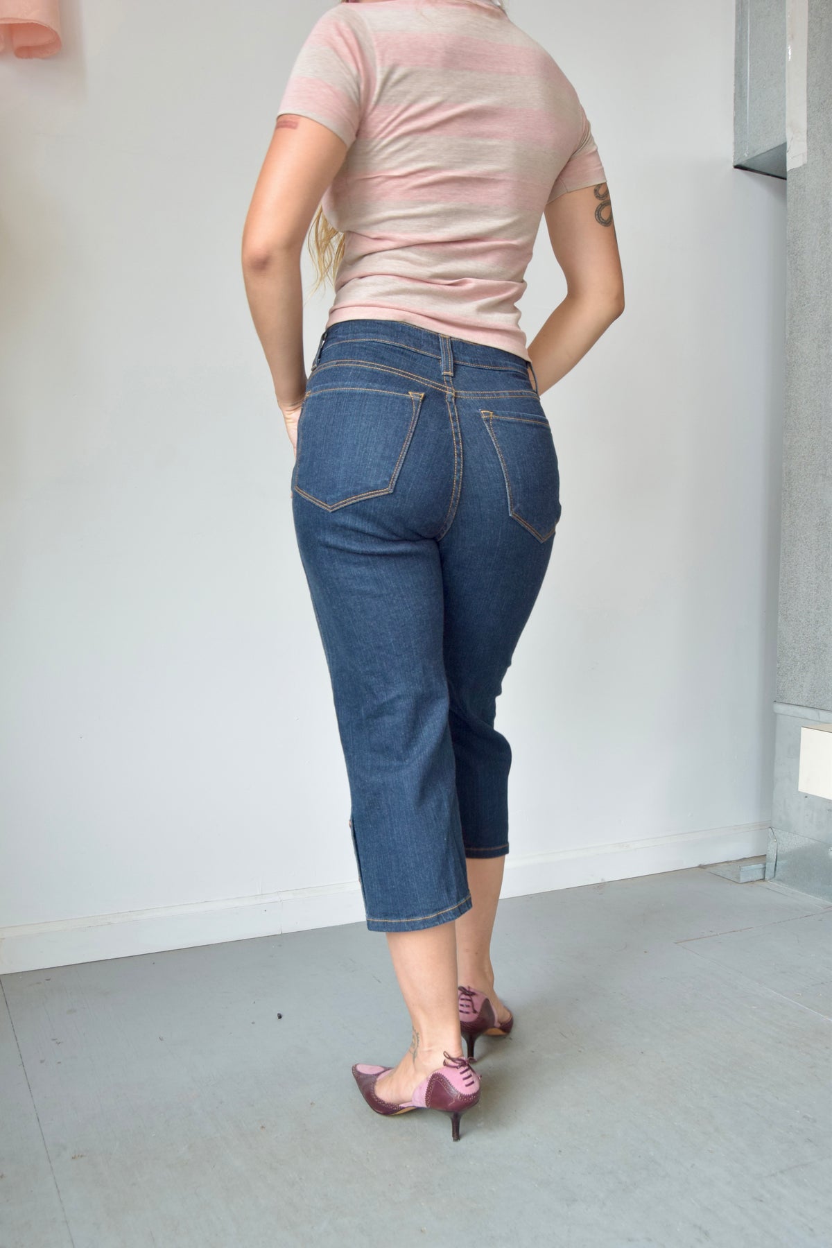 NYDJ DARK WASH CAPRI ANKLE BUTTON JEANS