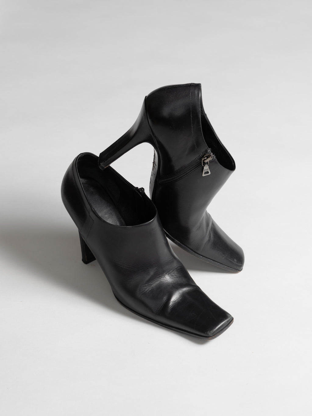 PRADA BLACK LEATHER SQUARE ANKLE LENTH MULES