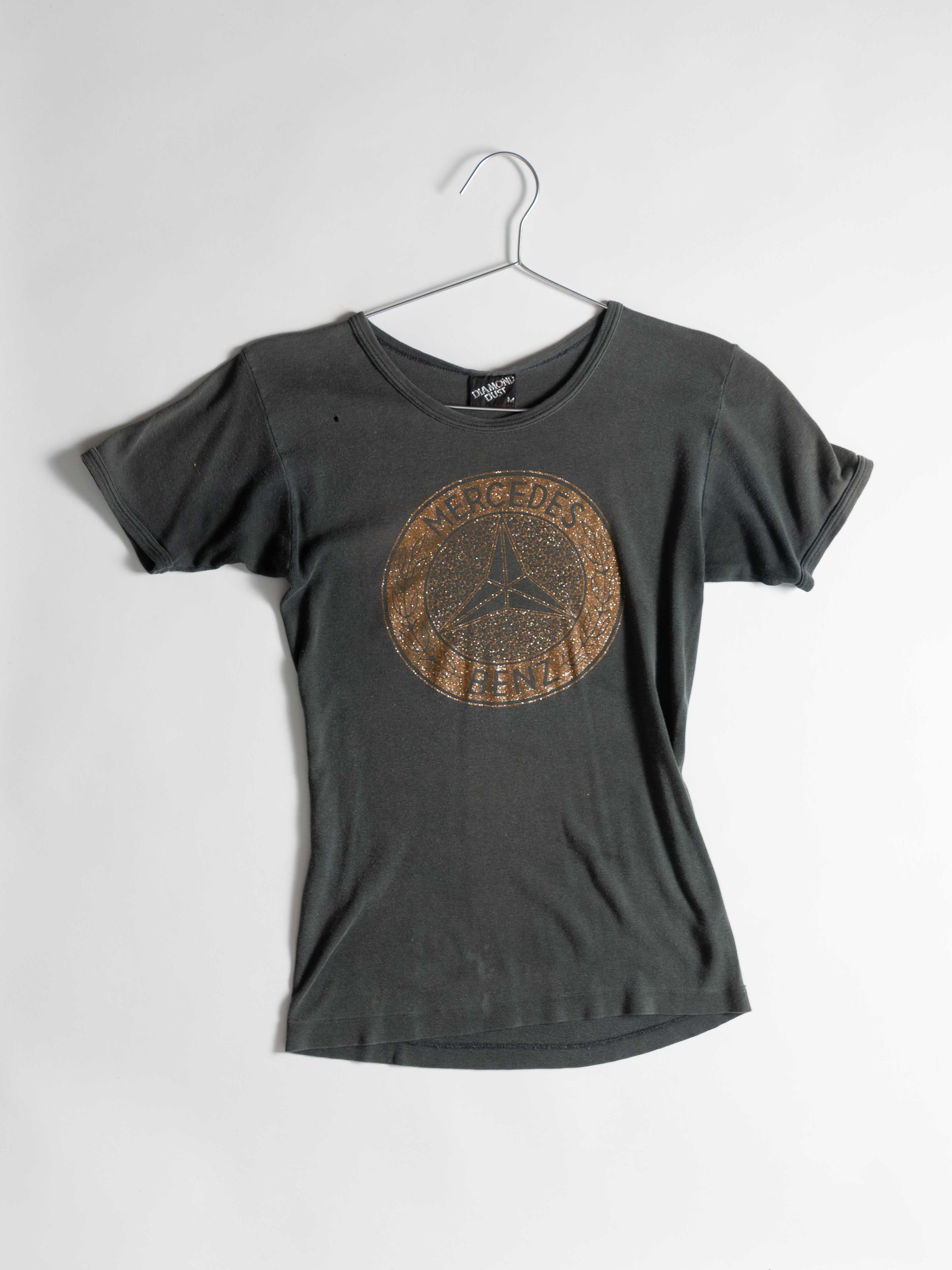 DIAMOND DUST GREY WASHED GOLD MERCEDES BENZ LOGO TEE