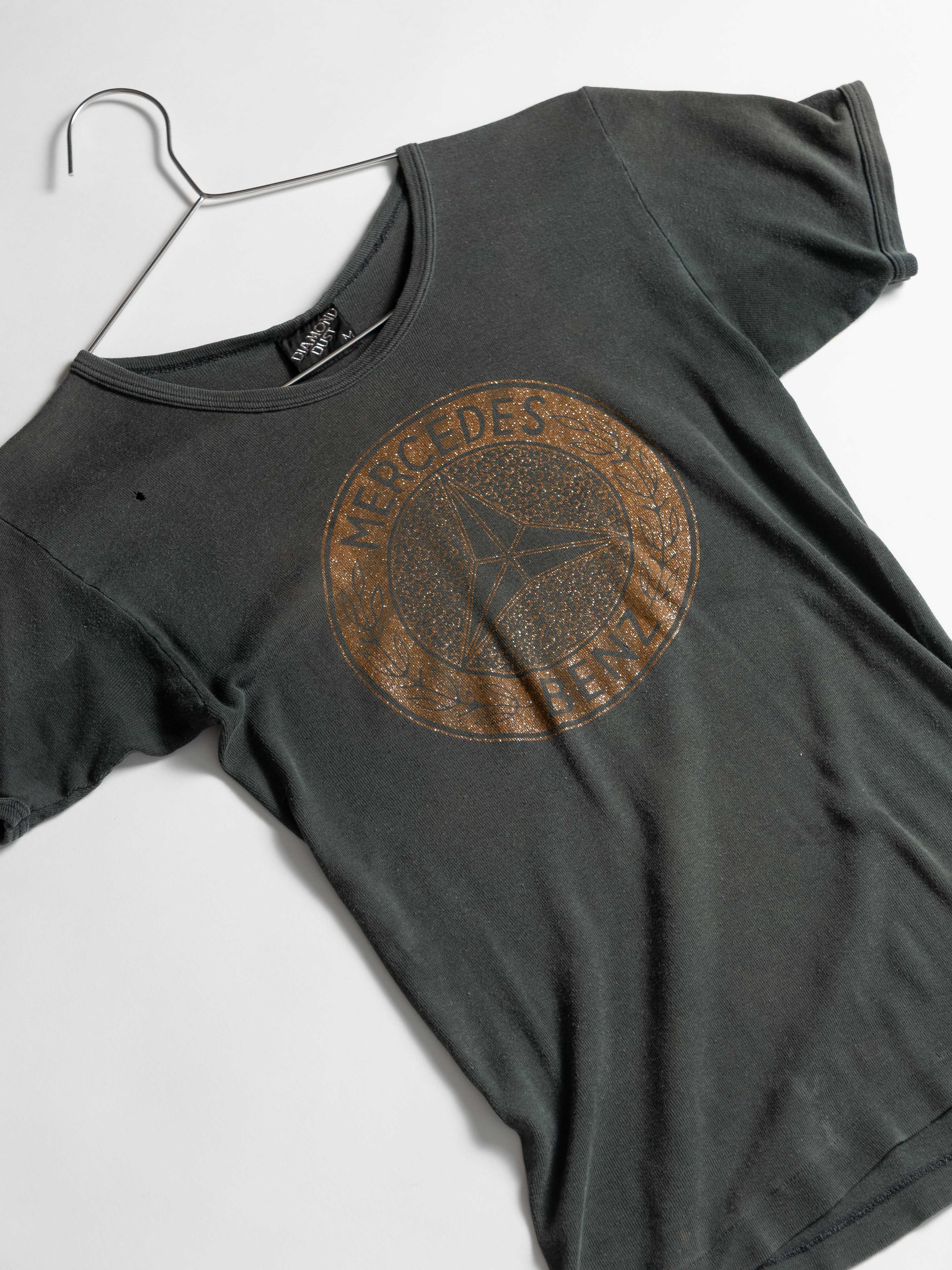 DIAMOND DUST GREY WASHED GOLD MERCEDES BENZ LOGO TEE