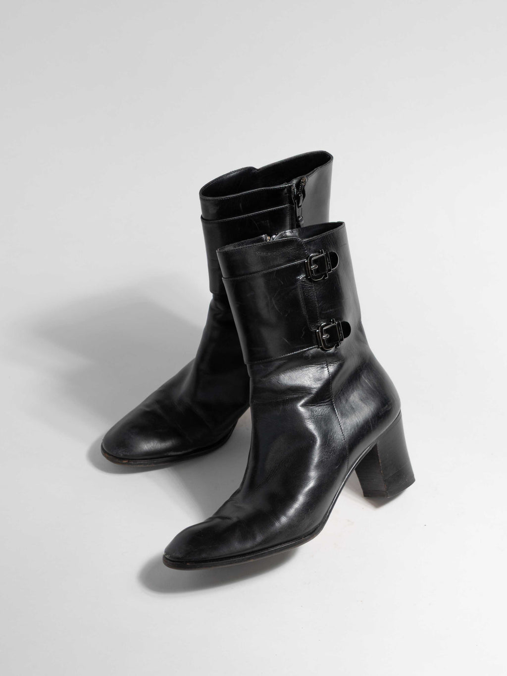 FERRAGAMO BLACK LEATHER BUCKLE DETAIL BOOTS