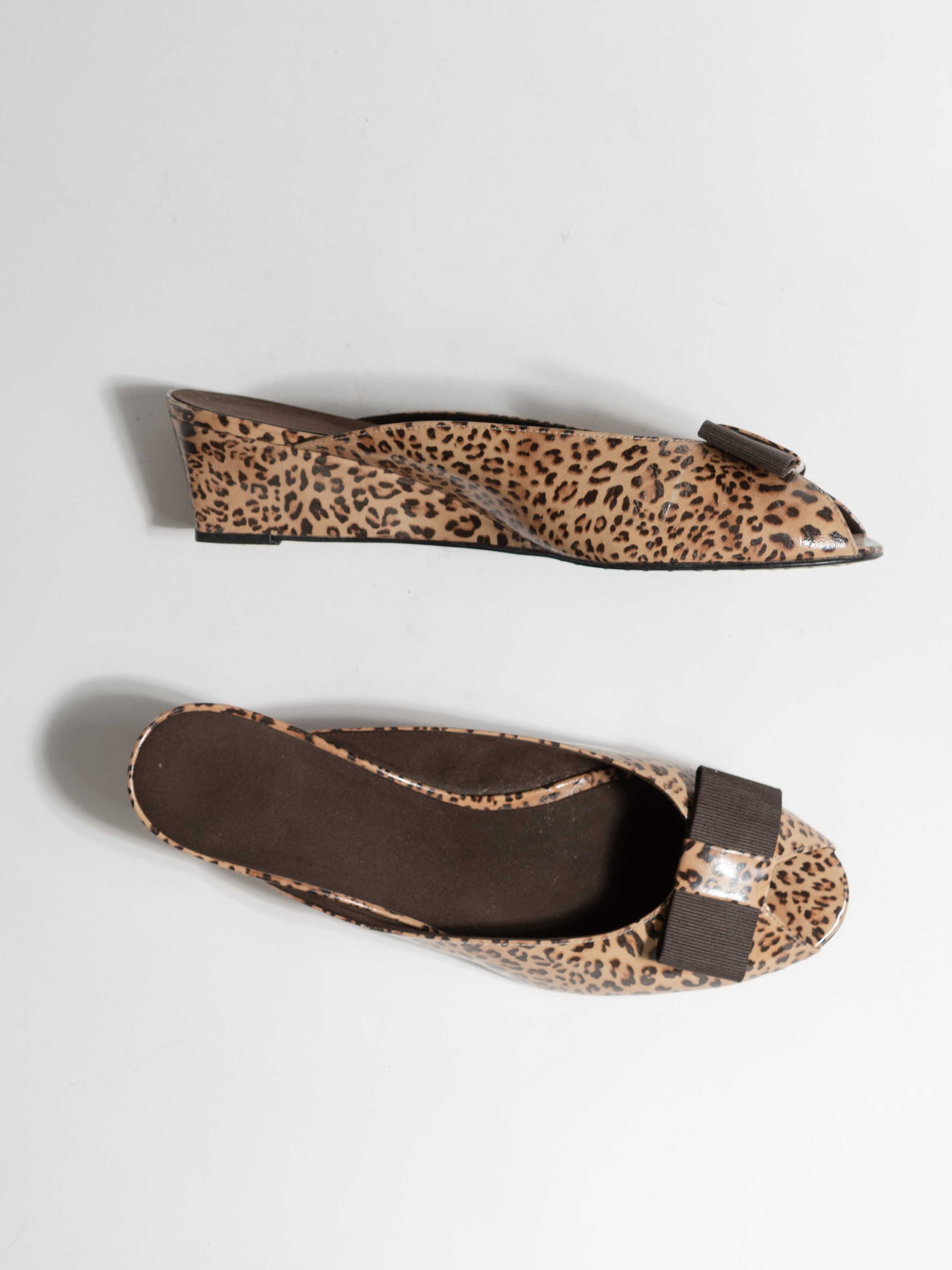 STUART WEITZMAN CHEETAH PRINT WEDGE