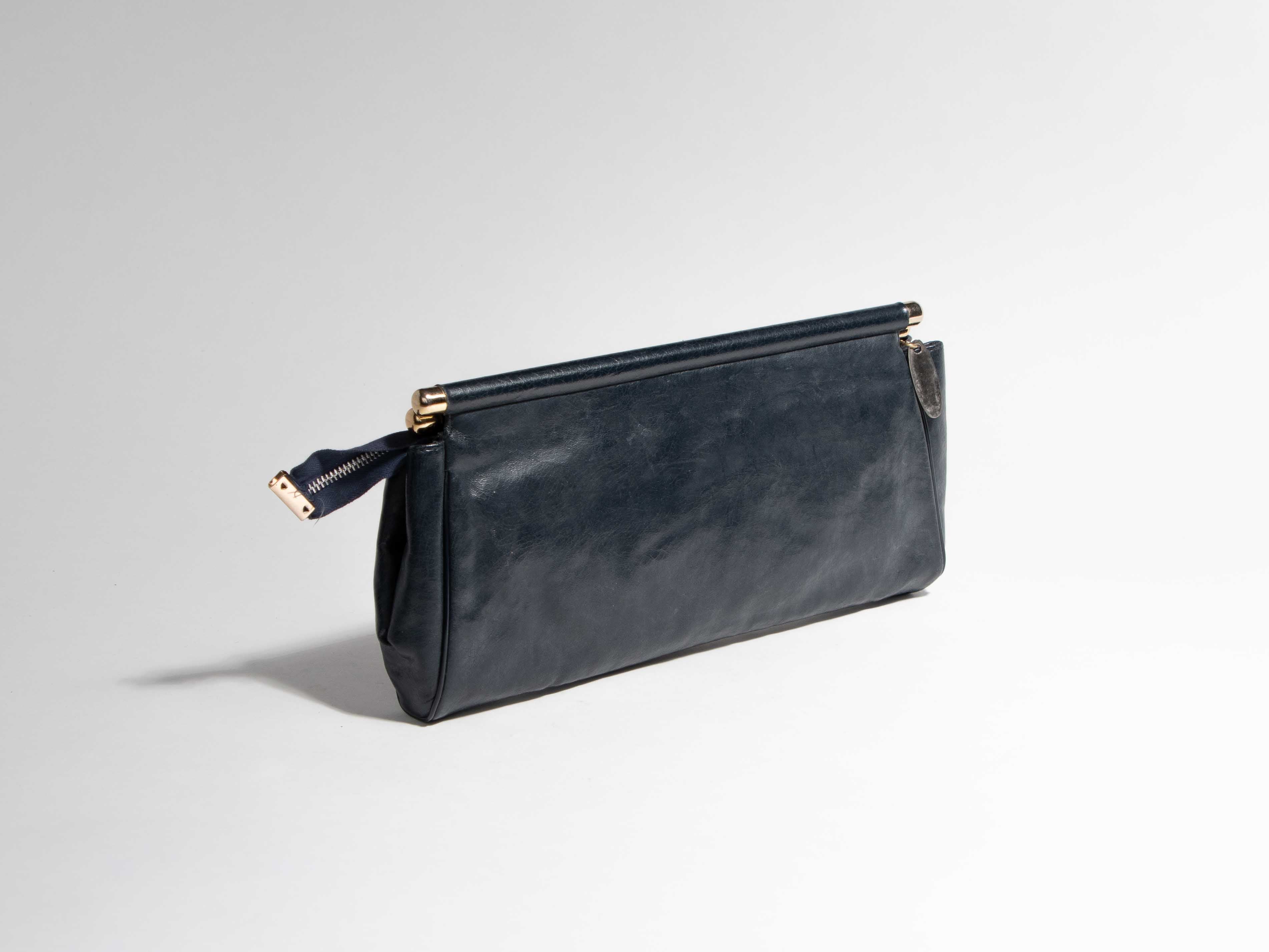 DEEP NAVY BLUE LEATHER RUCHED CLUTCH