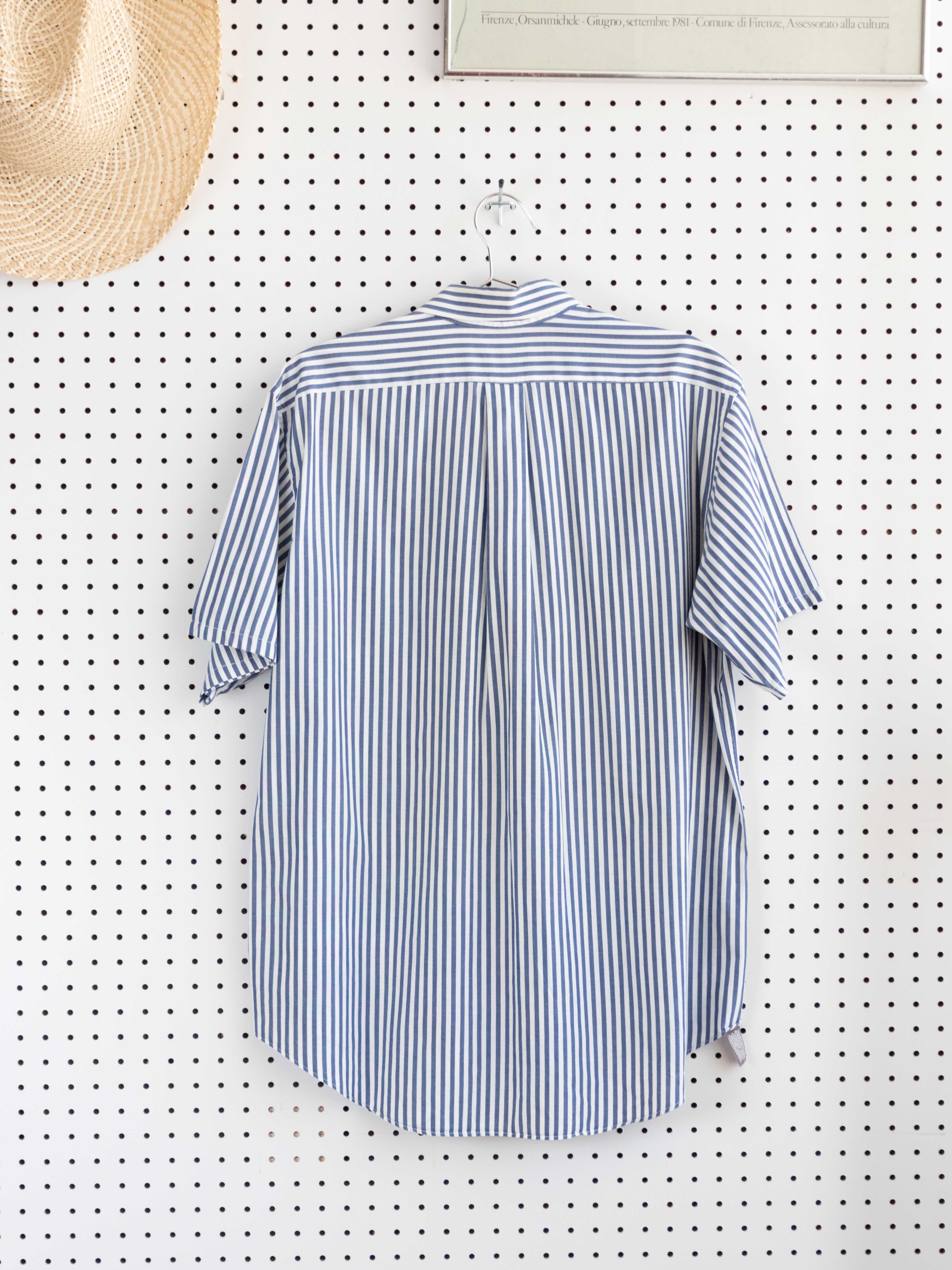 417 WHITE & BLUE STRIPED BUTTON DOWN