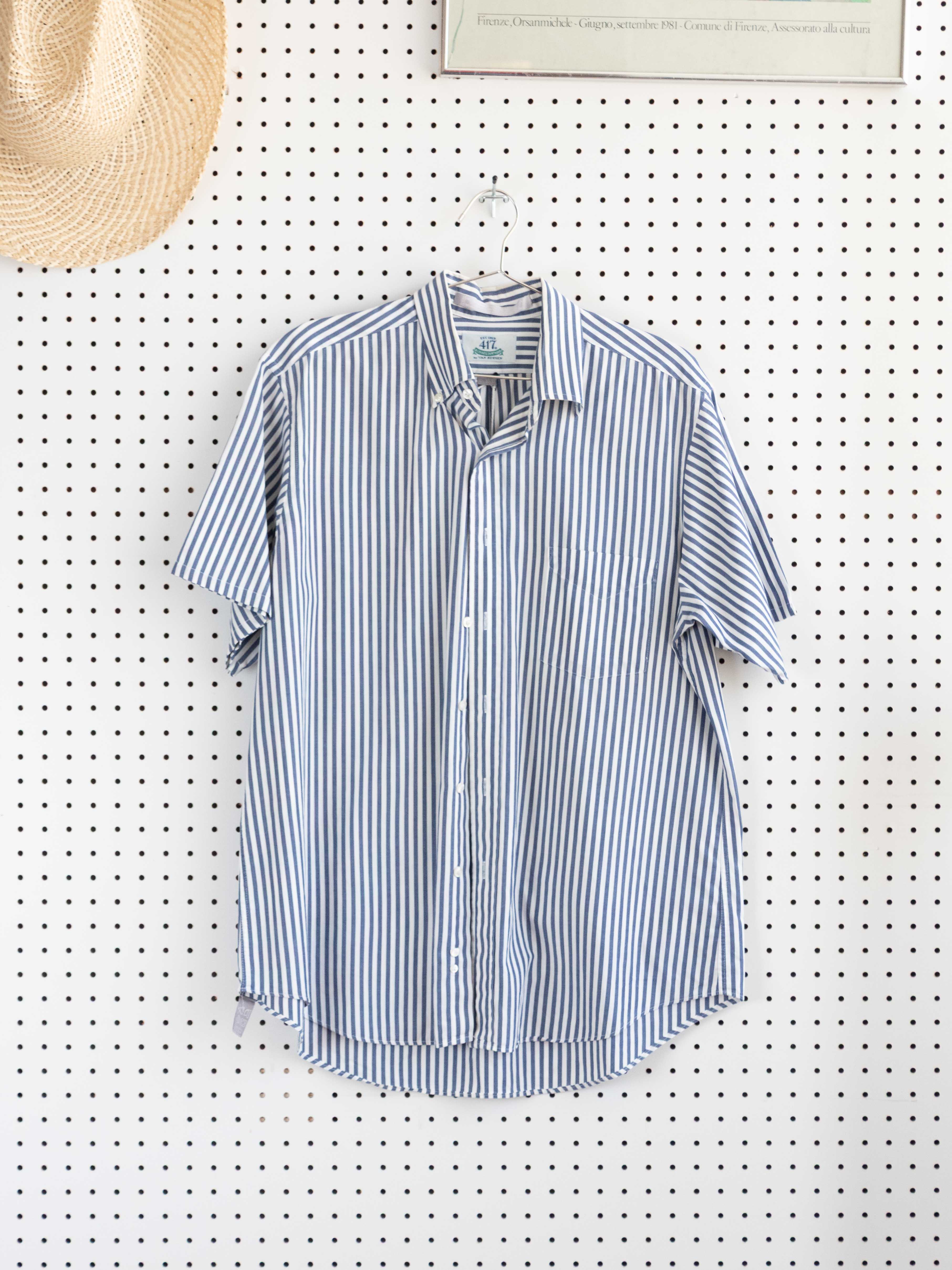 417 WHITE & BLUE STRIPED BUTTON DOWN