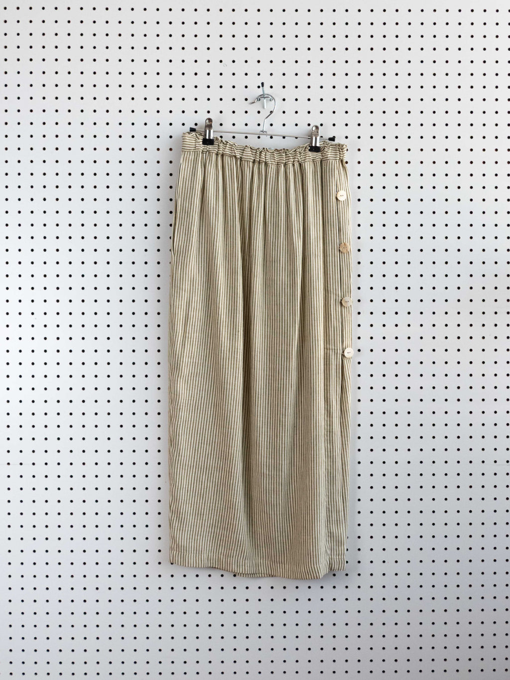 GREEN AND BEIGE STRIPED LINEN SKIRT WITH SIDE SLIT AND WOOD BUTTONS