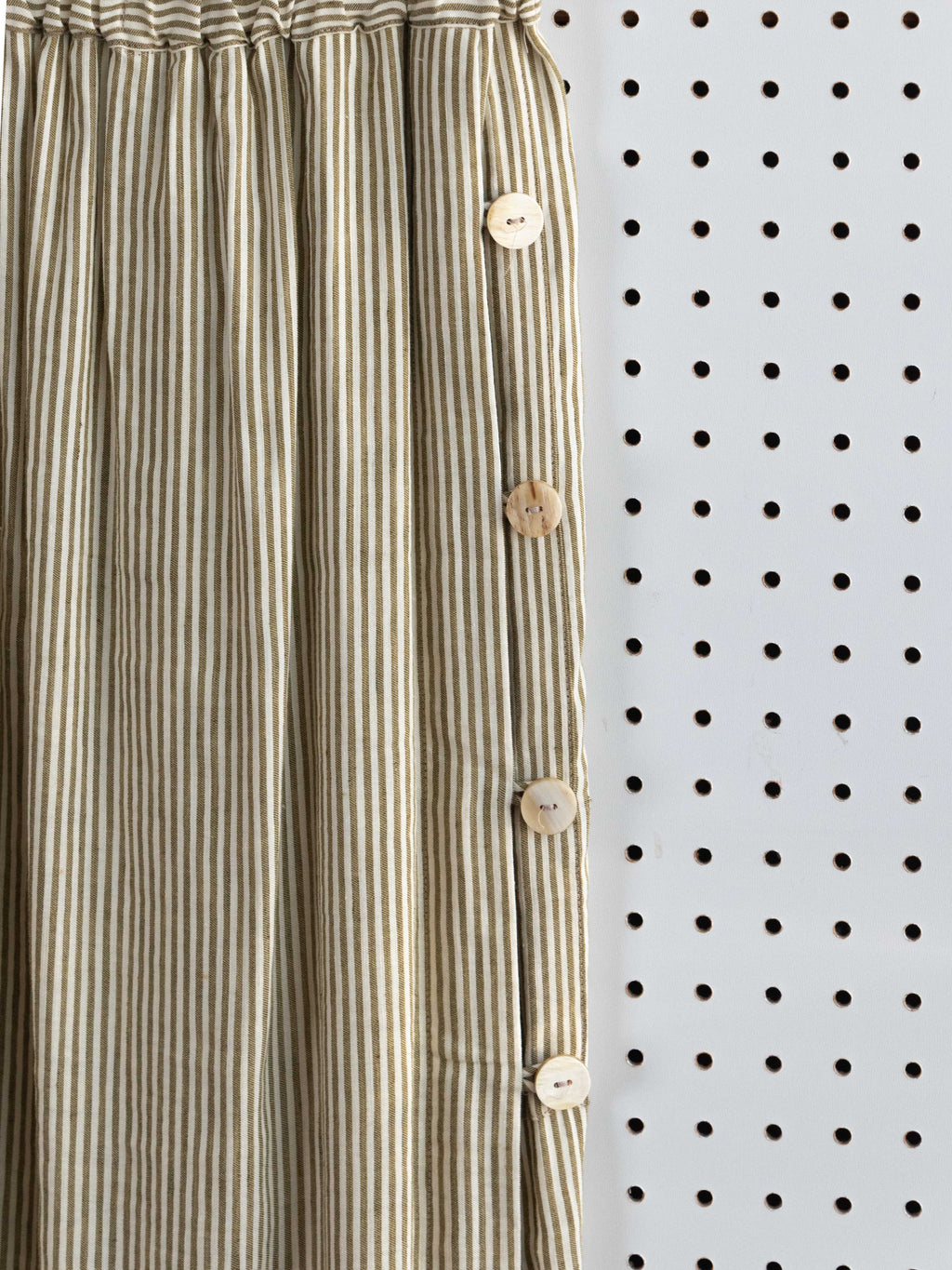 GREEN AND BEIGE STRIPED LINEN SKIRT WITH SIDE SLIT AND WOOD BUTTONS