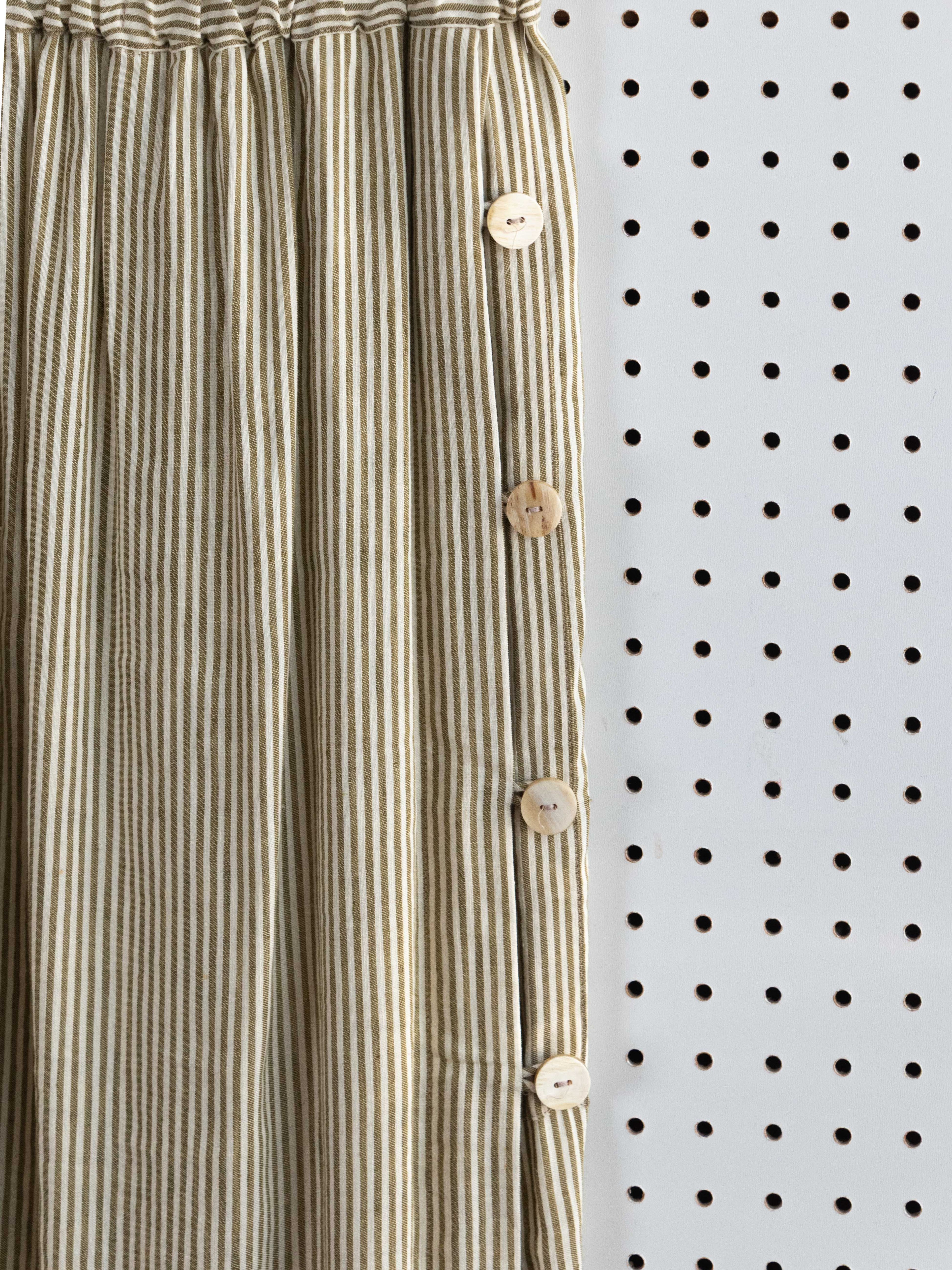 GREEN AND BEIGE STRIPED LINEN SKIRT WITH SIDE SLIT AND WOOD BUTTONS